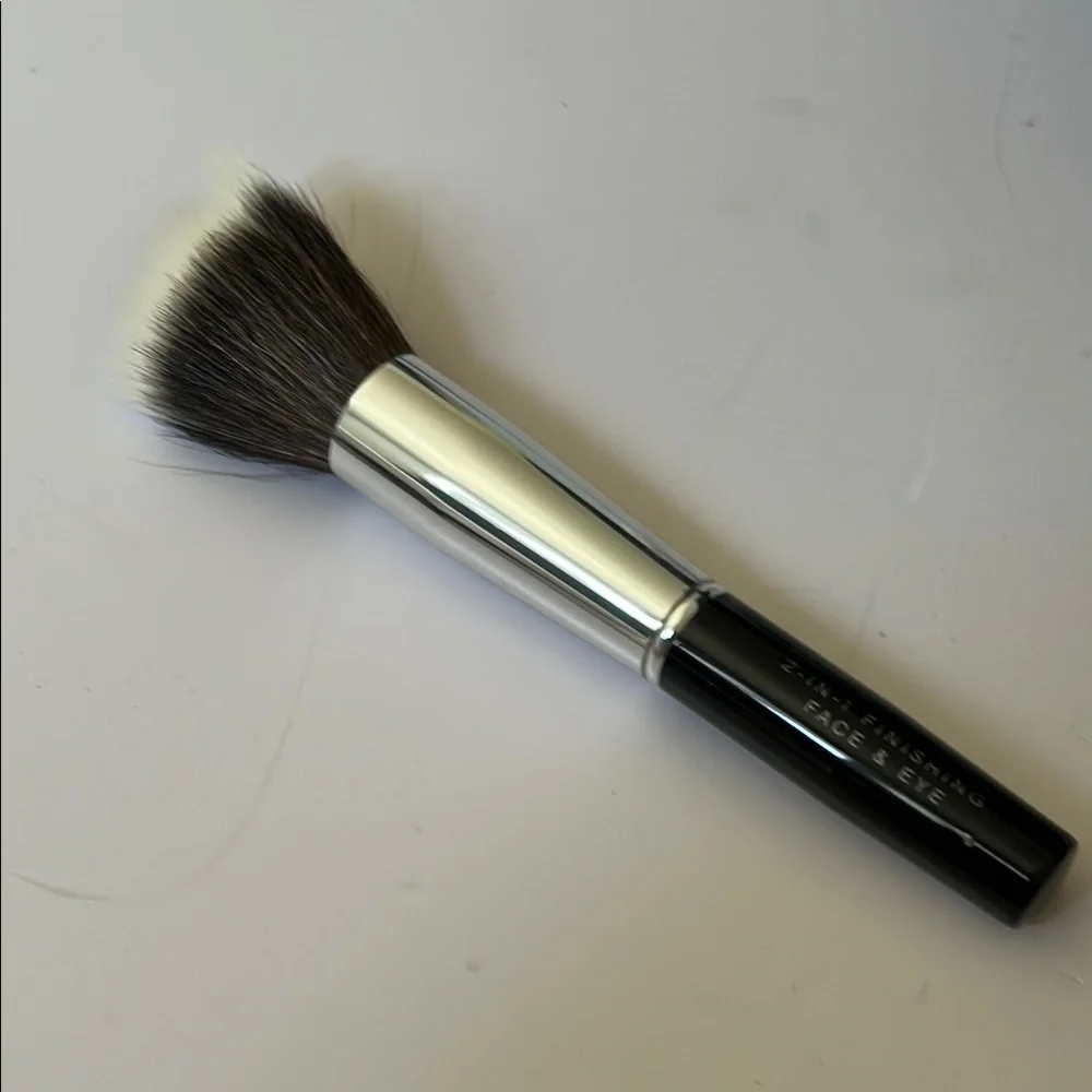 bareMinerals 2-in-1 Finishing Face & Eye Brush - Black and Silver